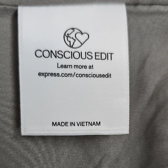 Express sz M gray plaid button-up vest - Picture 10 of 13